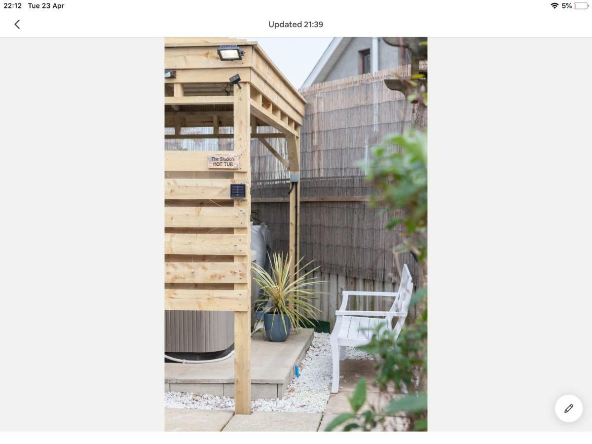The Studio Castlerock With Hot Tub Exterior photo
